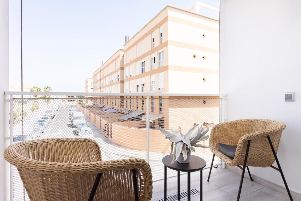 New 140M2 Loft-Style Flat At Town Heart, 3 Beaches Close Casa Leon エル・メダノ エクステリア 写真
