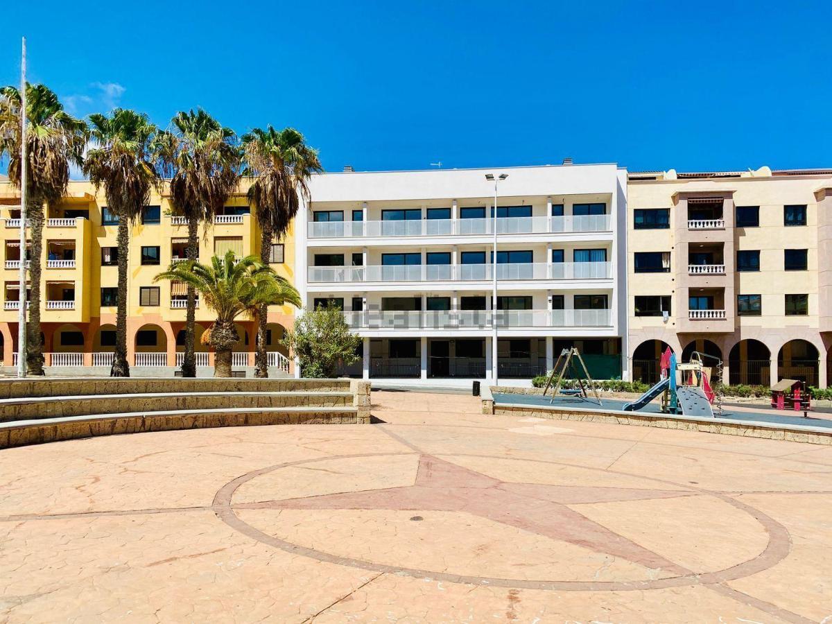 New 140M2 Loft-Style Flat At Town Heart, 3 Beaches Close Casa Leon エル・メダノ エクステリア 写真